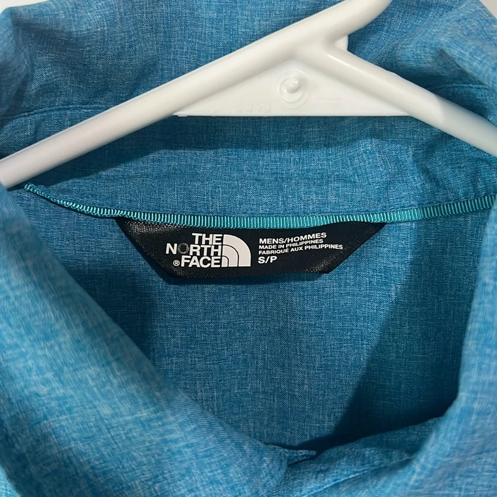 North Face Men’s Button Down Shirt Small